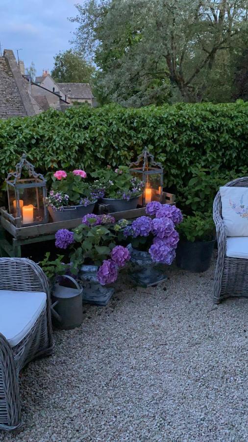 Pytts House Boutique Bed & Breakfast Burford Esterno foto